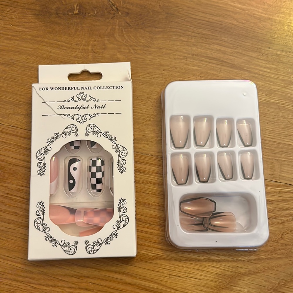 Fake nails glue is in box